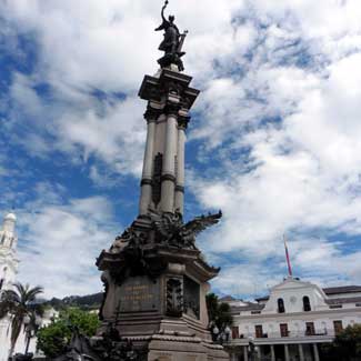 Quito - Plaza Grande -  Monument
