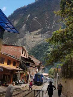 The Pueblo Machu Picchu  - Street with train