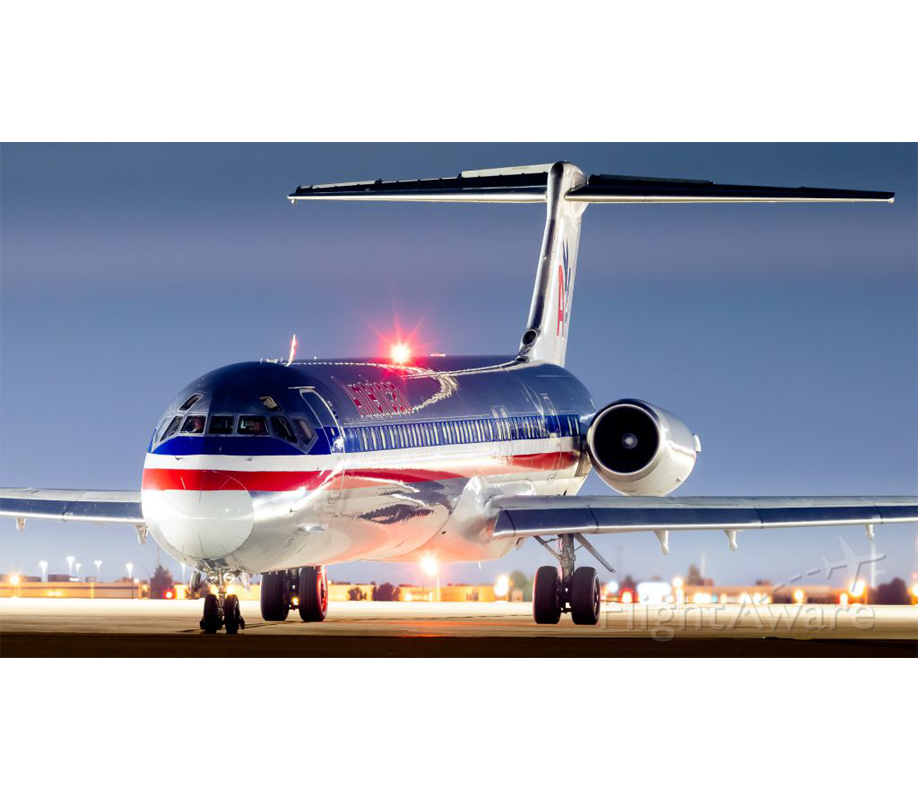 Douglas MD-83