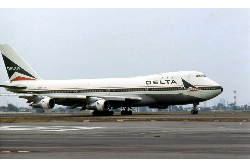 Boeing 747-100